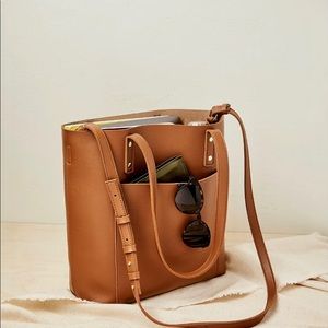 NWT: Henny +Lev 2 in 1 convertible tote